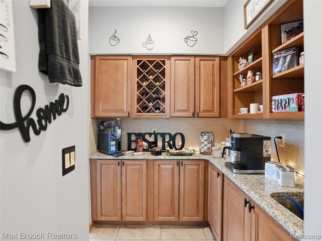 55618 Lordona Lane, Shelby Twp, MI 48315