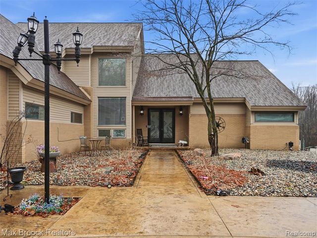 55618 Lordona Lane, Shelby Twp, MI 48315