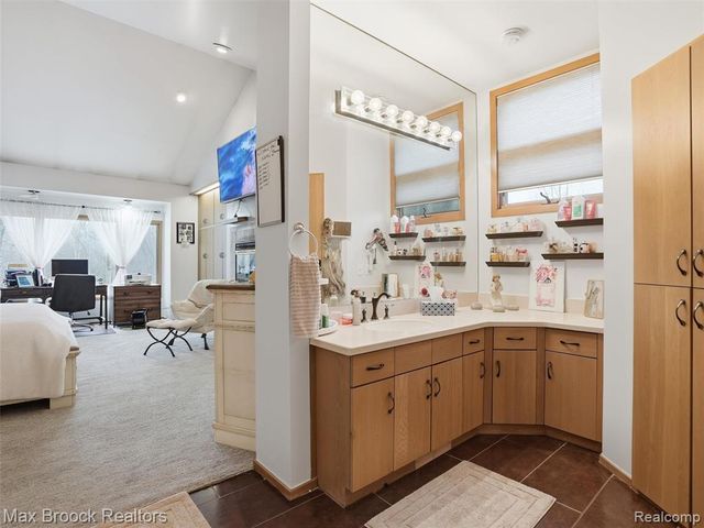 55618 Lordona Lane, Shelby Twp, MI 48315