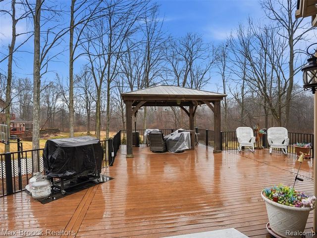 55618 Lordona Lane, Shelby Twp, MI 48315