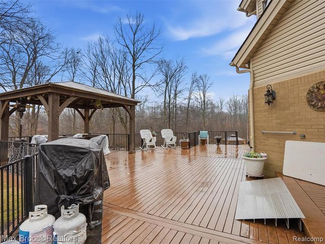 55618 Lordona Lane, Shelby Twp, MI 48315