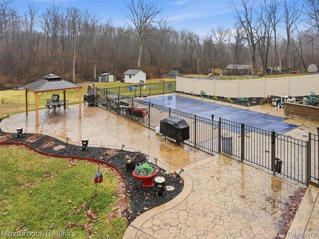 55618 Lordona Lane, Shelby Twp, MI 48315