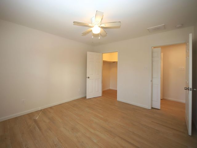 6709 Greenhurst Street B, Houston, TX 77091