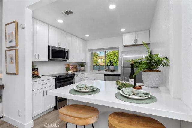 2 Evening Breeze, Irvine, CA 92603