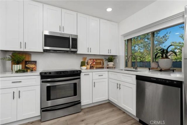 2 Evening Breeze, Irvine, CA 92603