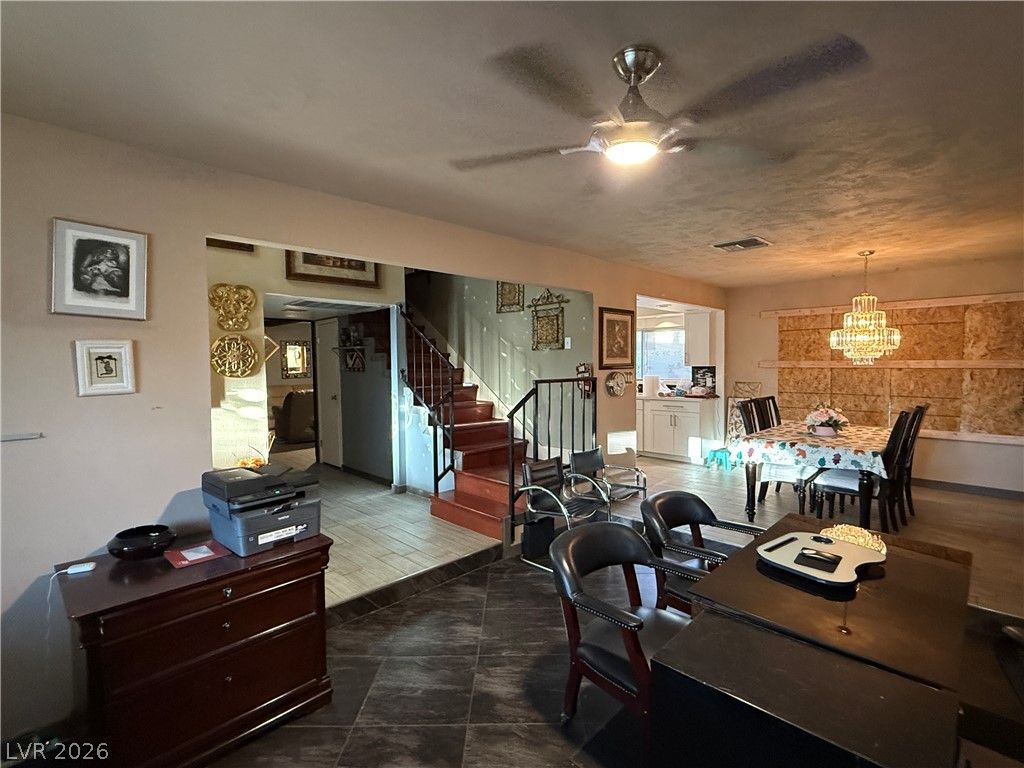405 Holcomb Circle, Las Vegas, NV 89107 — photo 4