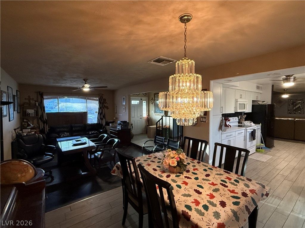 405 Holcomb Circle, Las Vegas, NV 89107 — photo 5