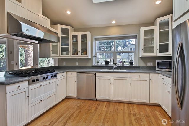 1093 Village Loop, Langley, WA 98260