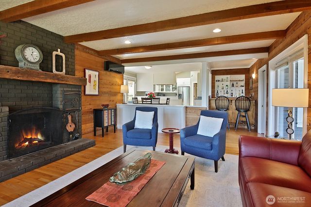 1093 Village Loop, Langley, WA 98260