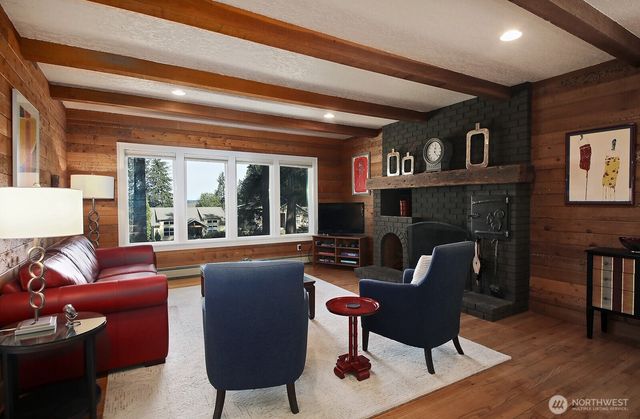 1093 Village Loop, Langley, WA 98260
