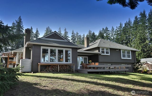 1093 Village Loop, Langley, WA 98260