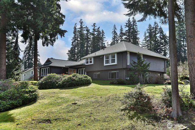 1093 Village Loop, Langley, WA 98260