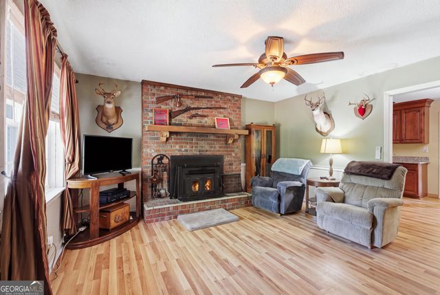 282 Wall Bridge Road, Clarkesville, GA 30523