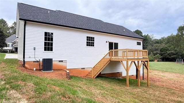7219 Wanda Vista Lane, Pfafftown, NC 27040