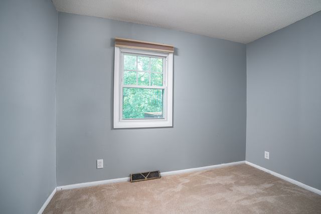 2611 34th Avenue Court, Rock Island, IL 61201