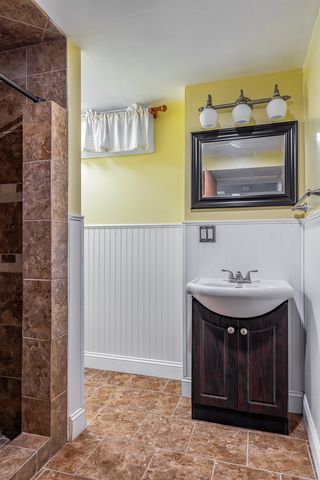 2611 34th Avenue Court, Rock Island, IL 61201