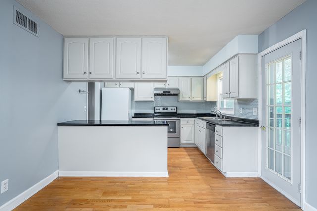 2611 34th Avenue Court, Rock Island, IL 61201