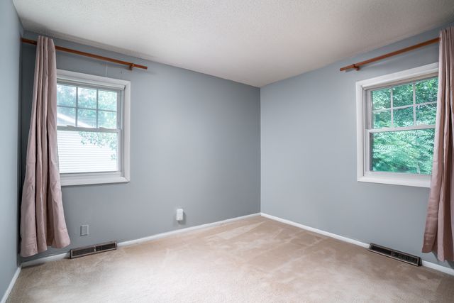 2611 34th Avenue Court, Rock Island, IL 61201