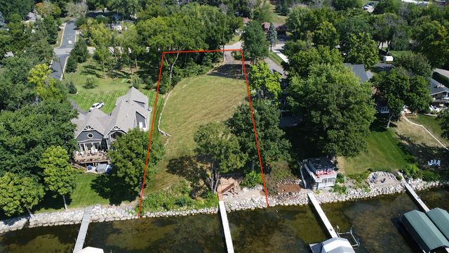 5321 Bartlett Boulevard, Mound, MN 55364