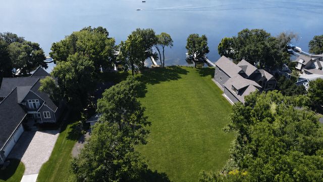 5321 Bartlett Boulevard, Mound, MN 55364