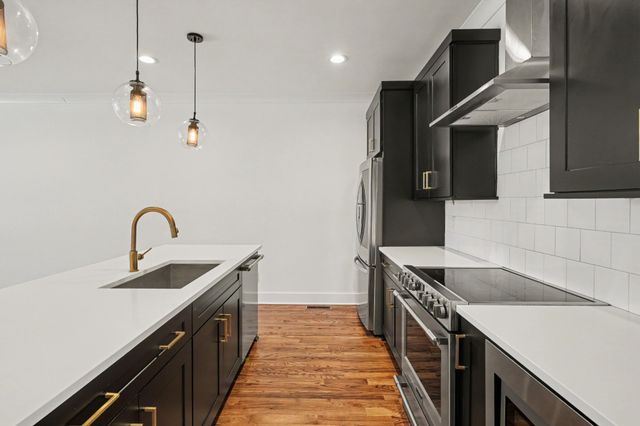 99 Fern Ave, Nashville, TN 37207
