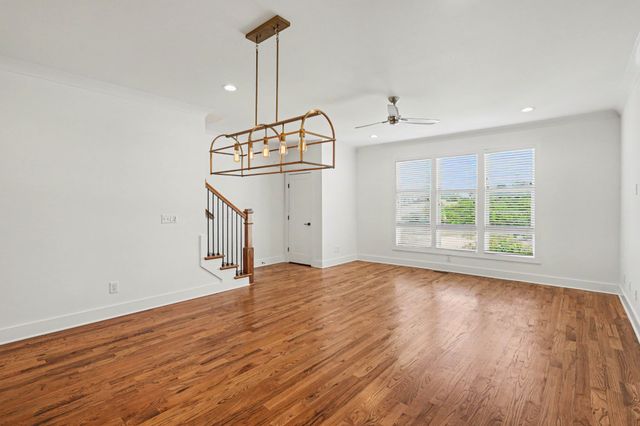 99 Fern Ave, Nashville, TN 37207