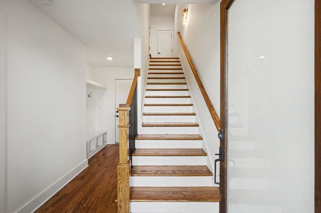 99 Fern Ave, Nashville, TN 37207