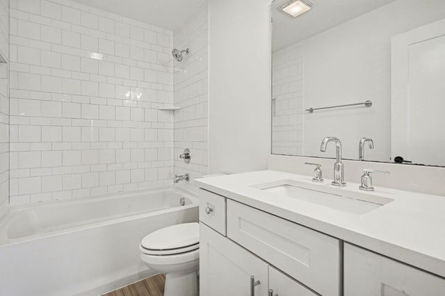 99 Fern Ave, Nashville, TN 37207