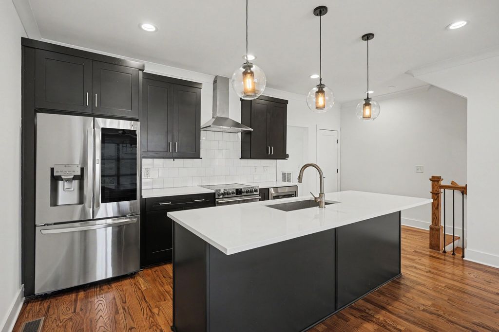99 Fern Ave, Nashville, TN 37207