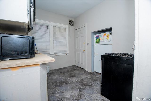 13551 Santa Rosa Drive, Detroit, MI 48238