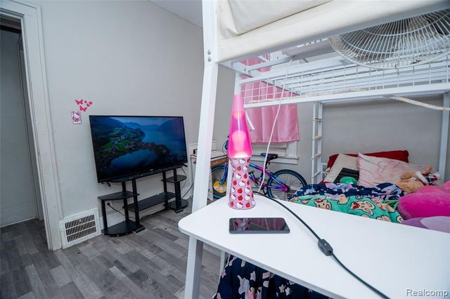 13551 Santa Rosa Drive, Detroit, MI 48238