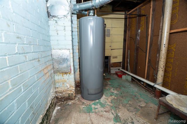 13551 Santa Rosa Drive, Detroit, MI 48238