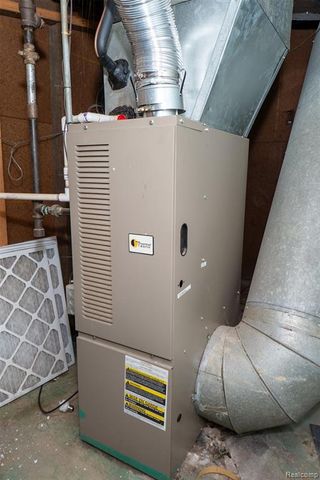 13551 Santa Rosa Drive, Detroit, MI 48238