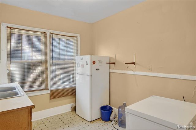 13551 Santa Rosa Drive, Detroit, MI 48238