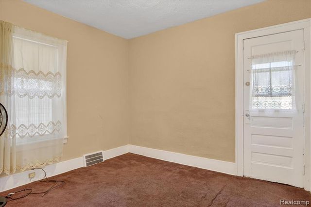 13551 Santa Rosa Drive, Detroit, MI 48238