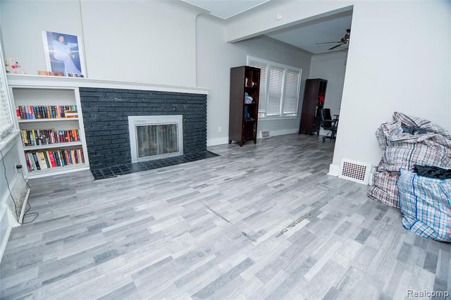 13551 Santa Rosa Drive, Detroit, MI 48238