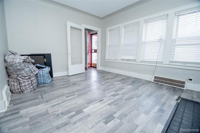 13551 Santa Rosa Drive, Detroit, MI 48238