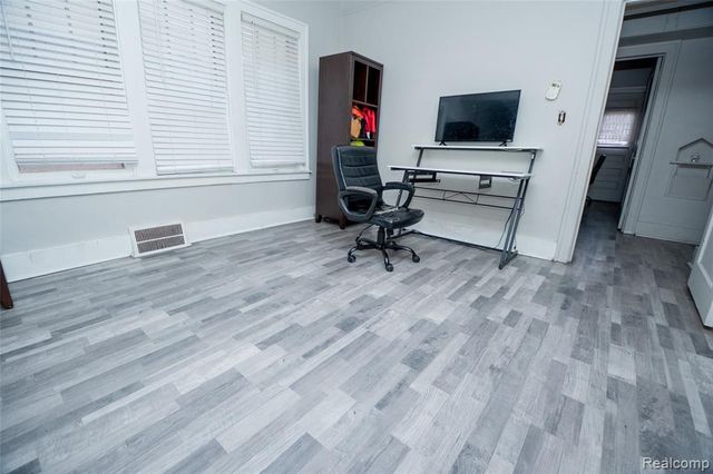 13551 Santa Rosa Drive, Detroit, MI 48238