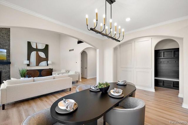 4075 Blossom Drive, Sterling Heights, MI 48314