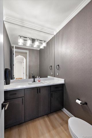 4075 Blossom Drive, Sterling Heights, MI 48314