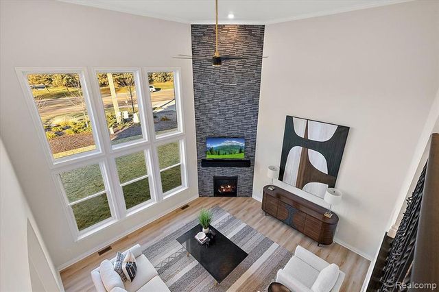 4075 Blossom Drive, Sterling Heights, MI 48314