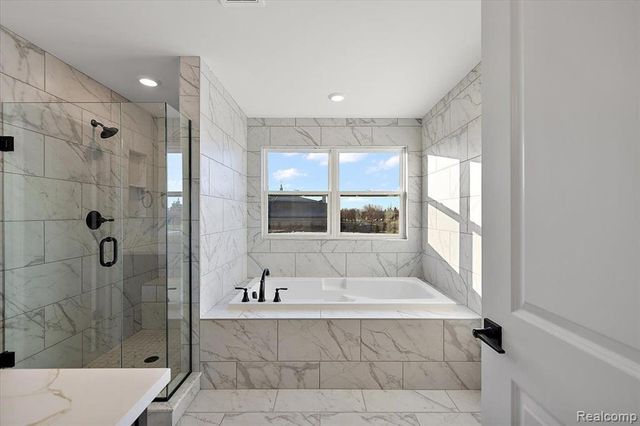 4075 Blossom Drive, Sterling Heights, MI 48314