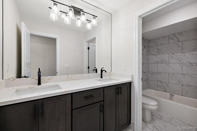 4075 Blossom Drive, Sterling Heights, MI 48314