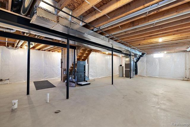 4075 Blossom Drive, Sterling Heights, MI 48314