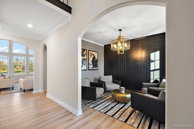 4075 Blossom Drive, Sterling Heights, MI 48314