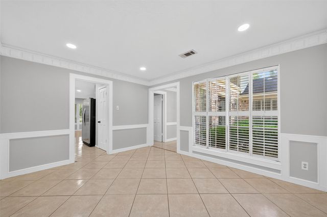 663 Ravensworth Drive, Conroe, TX 77302