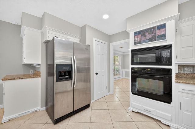 663 Ravensworth Drive, Conroe, TX 77302
