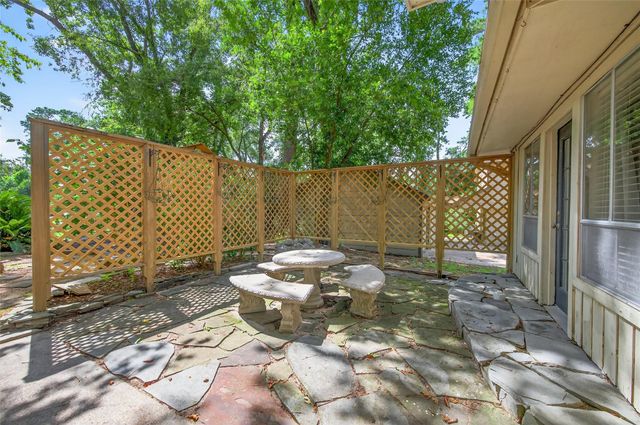 663 Ravensworth Drive, Conroe, TX 77302
