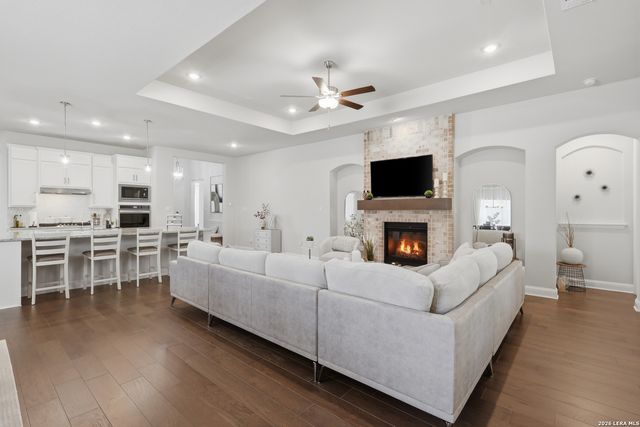 499 poe, Castroville, TX 78009