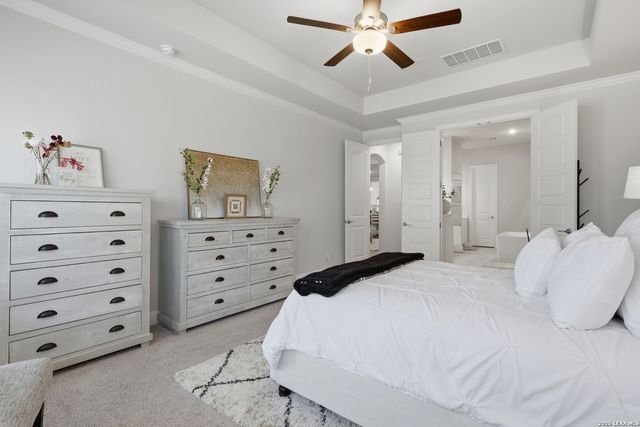 499 poe, Castroville, TX 78009